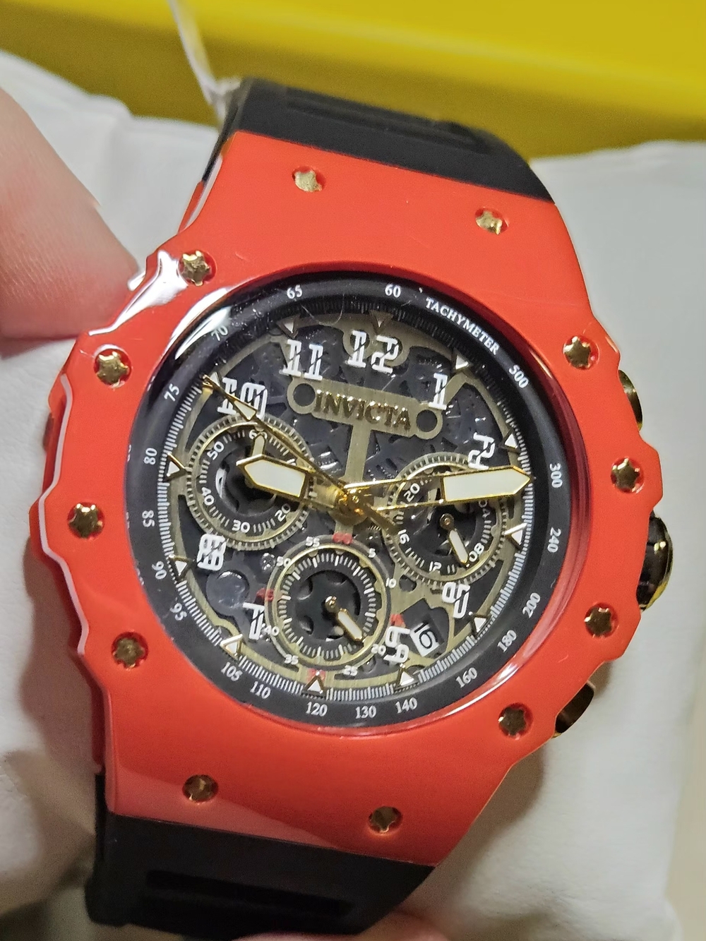 NWT Invicta Racing Vaulthan Red Chronograph Men’s Watch 69685 - NEW IN BOX - Picture 3 of 12